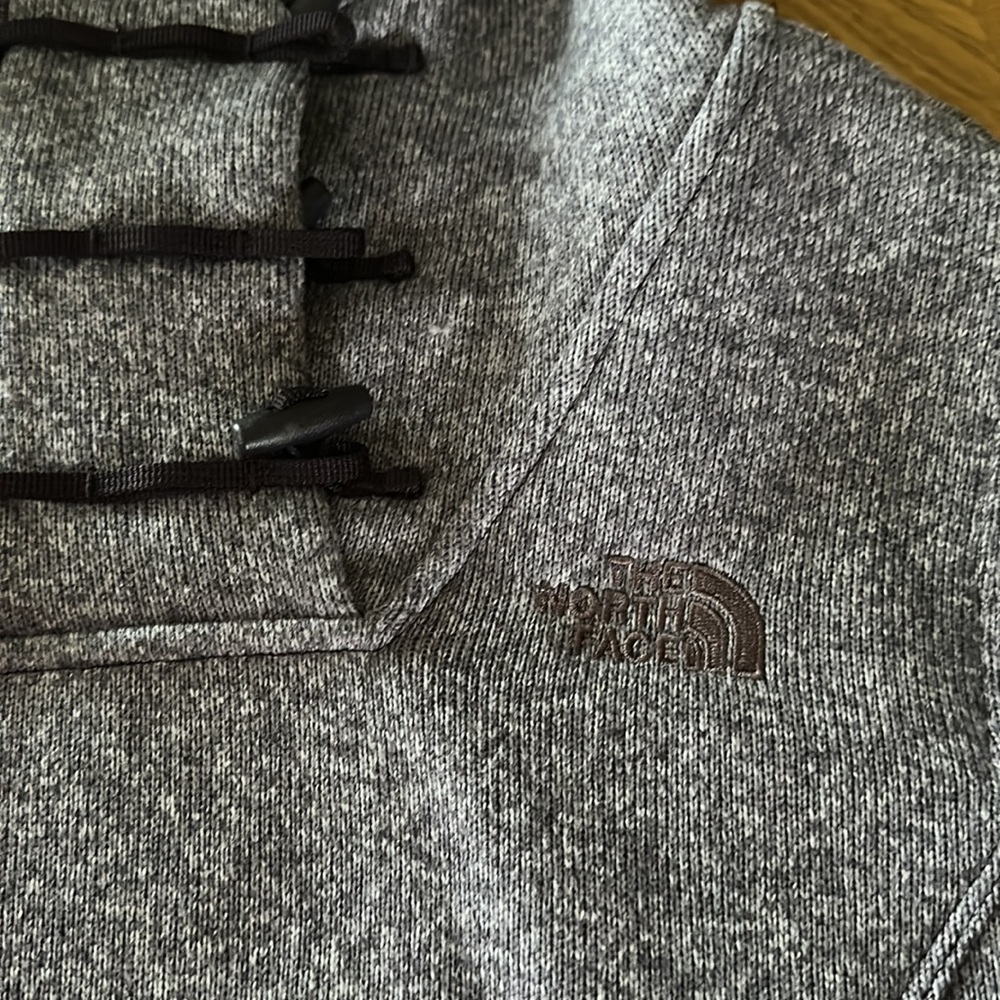 North Face Pullover - image 5